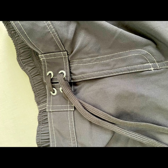 Gray shorts - Picture 5 of 5